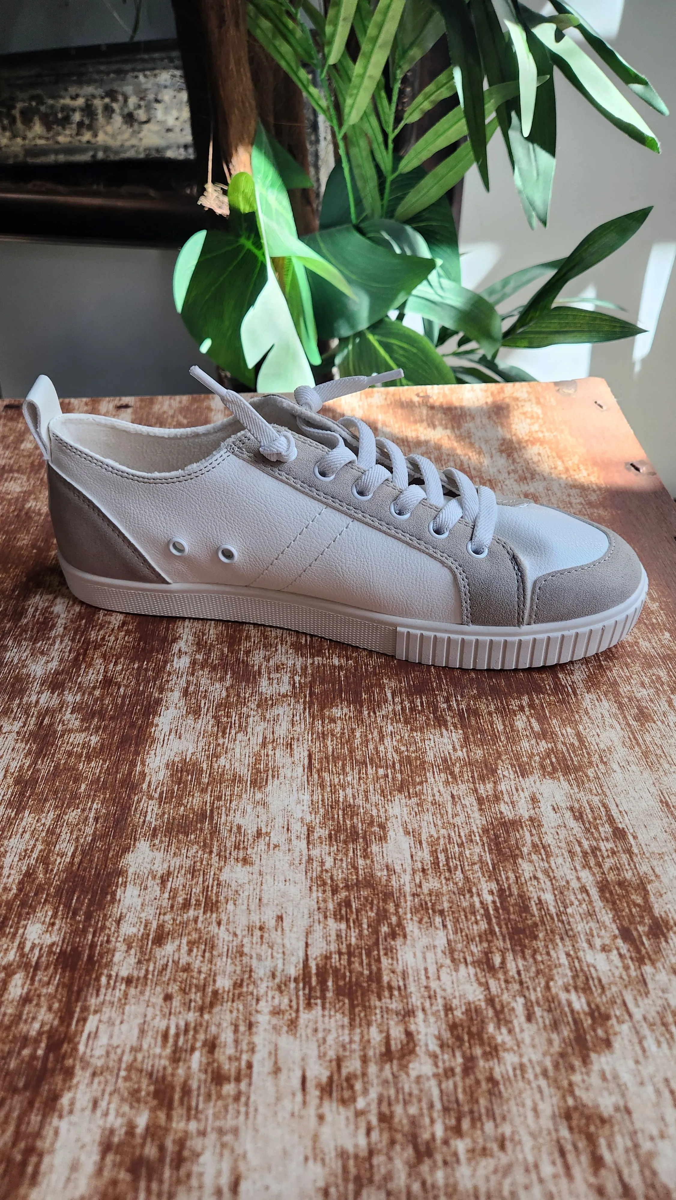 Yellow Box Dillan Slip-On Star Sneaker